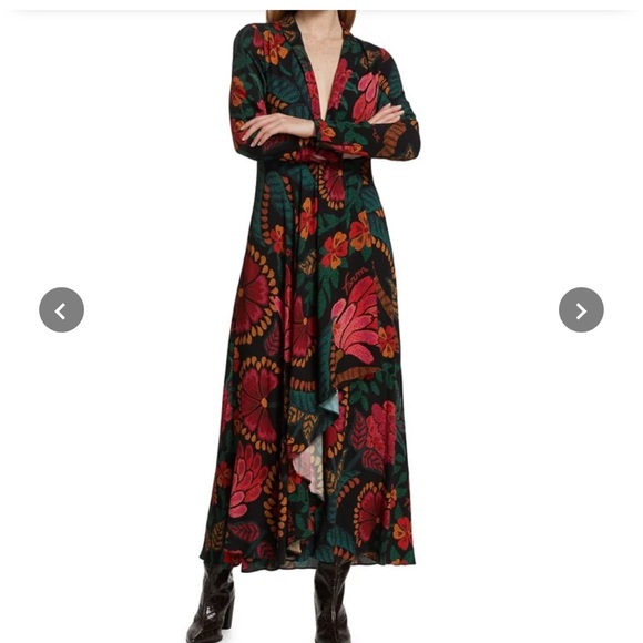NWT Farm Rio
Floral Long-Sleeve Maxi Dress - Picture 7 of 8